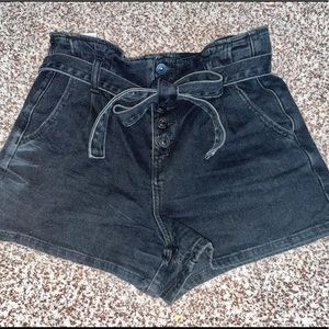 American Eagle tie jean shorts